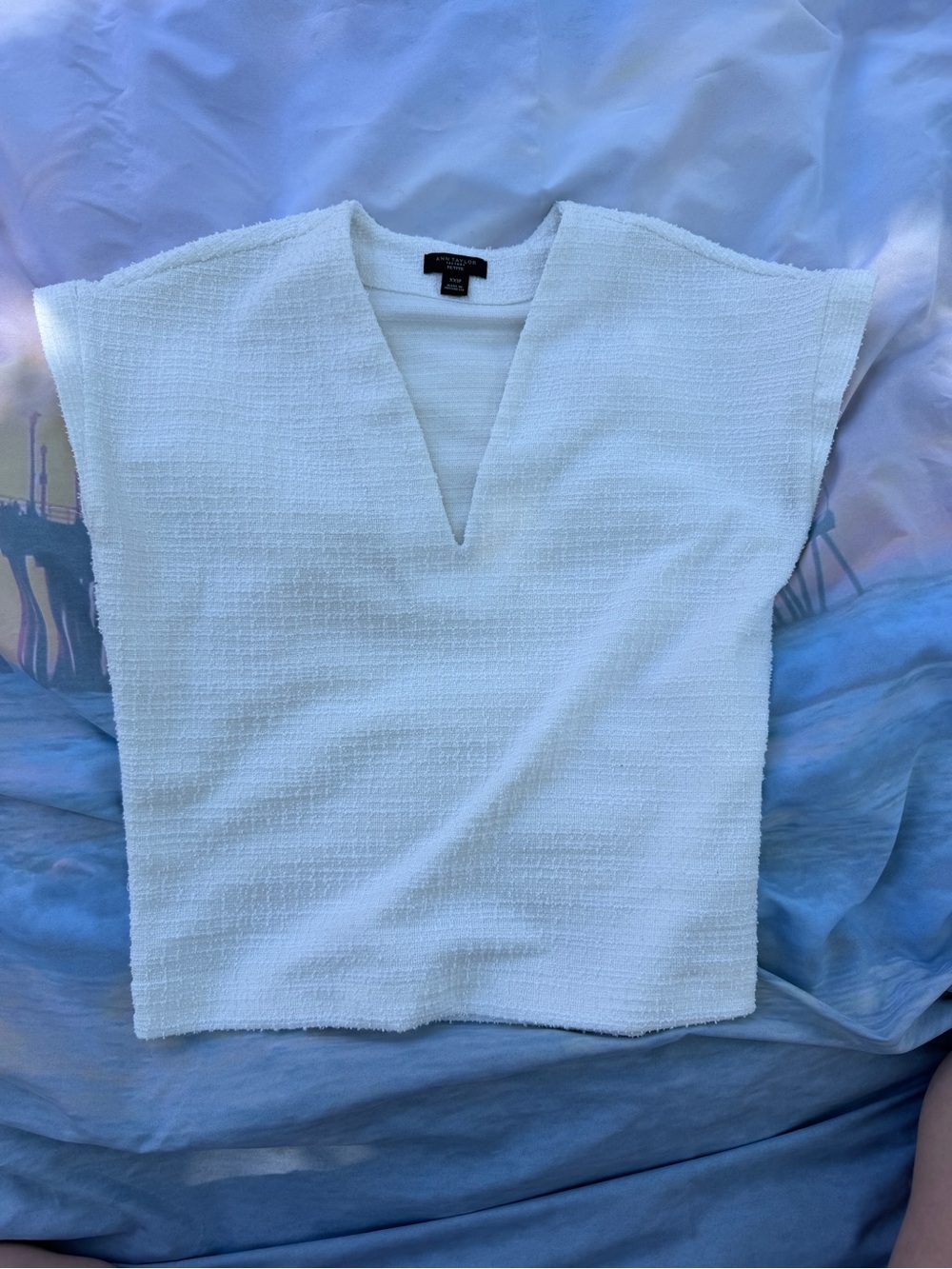 Ann Taylor White V-Neck Tunic Top